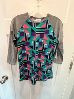 LuLaRoe Randy Tee XS Geometric Print Raglan Gray Sleeves Top
